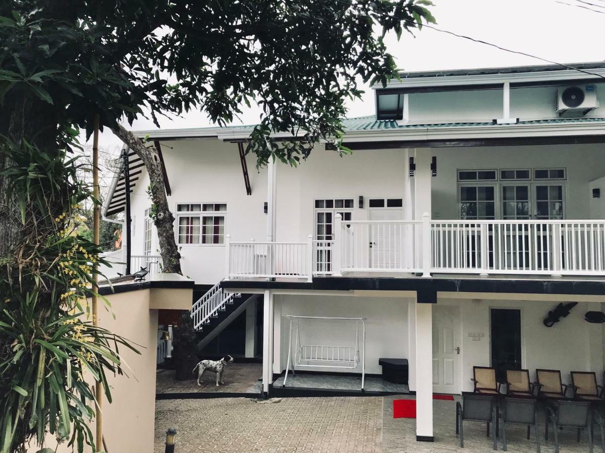 Duvi'S Shelter Bungalow Colombo Exterior photo