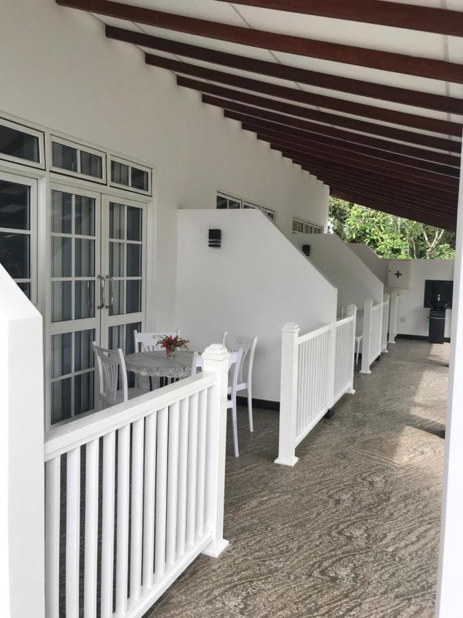 Duvi'S Shelter Bungalow Colombo Exterior photo