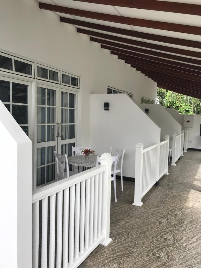 Duvi'S Shelter Bungalow Colombo Exterior photo